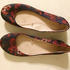✰ floral print flats ✰
